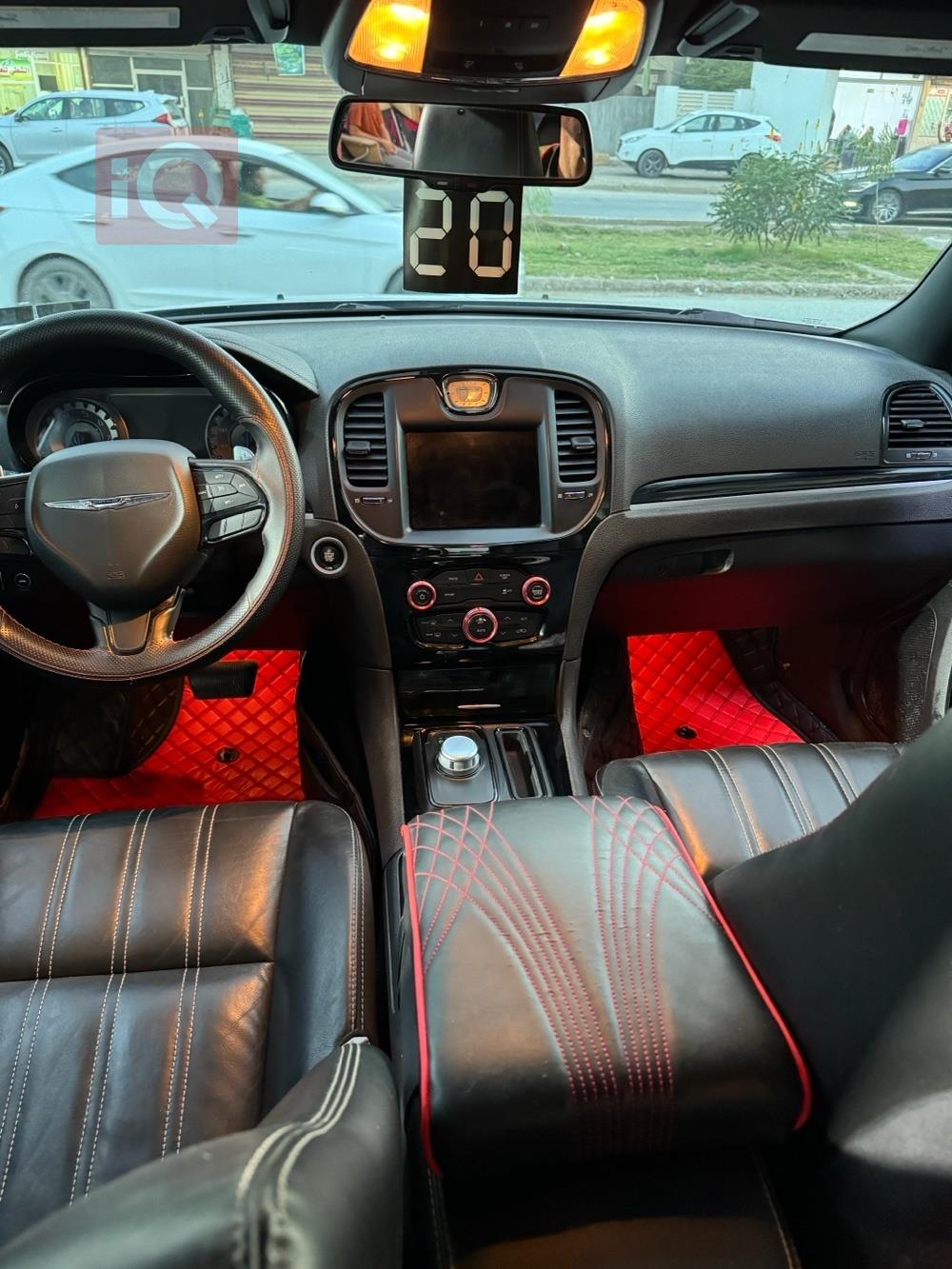 کرایسلەر 300